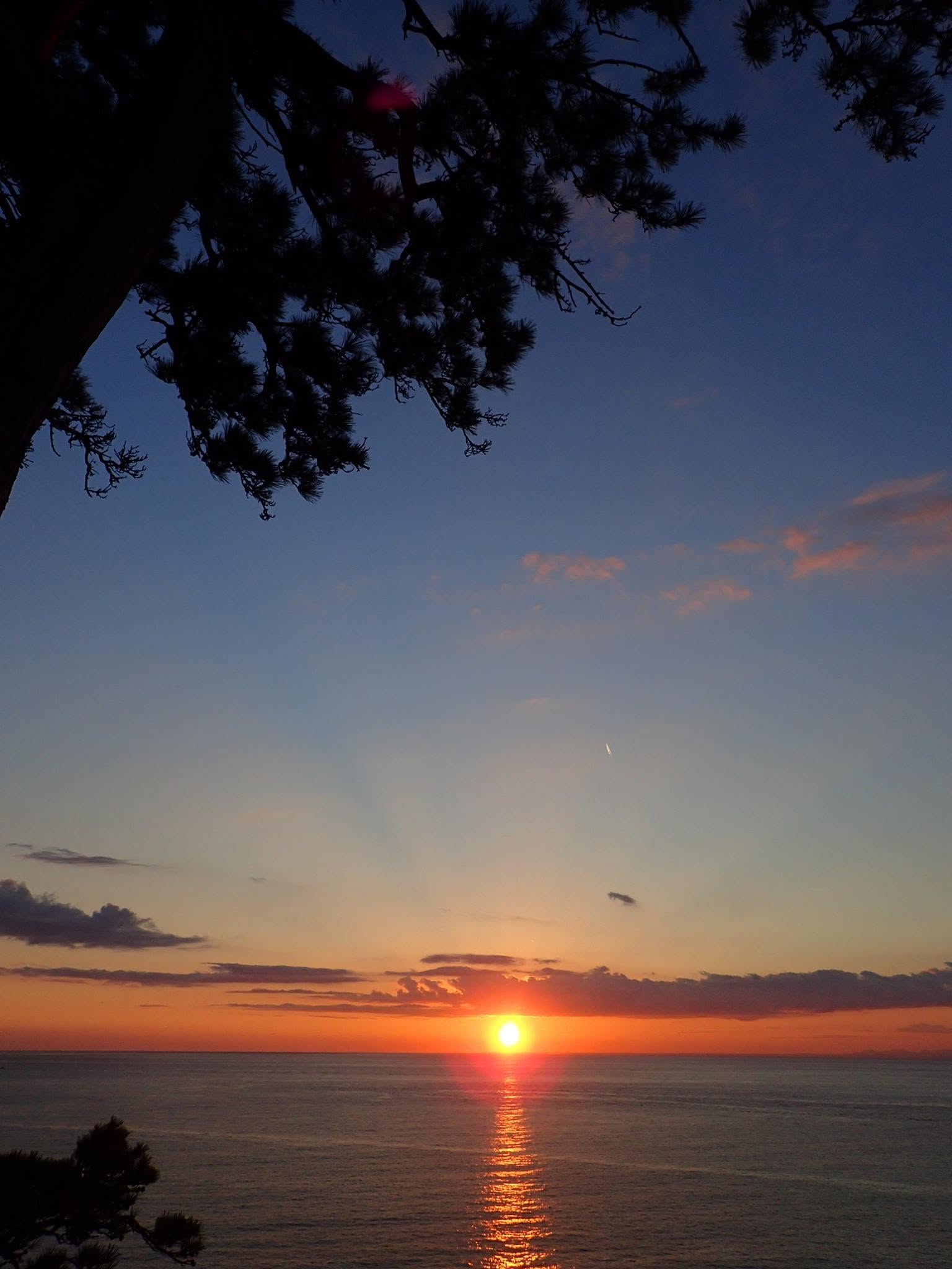 海の向こうに沈む夕日(2015年)