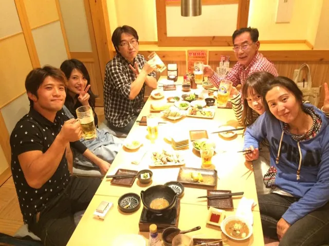 4人以上の参加者の集合写真