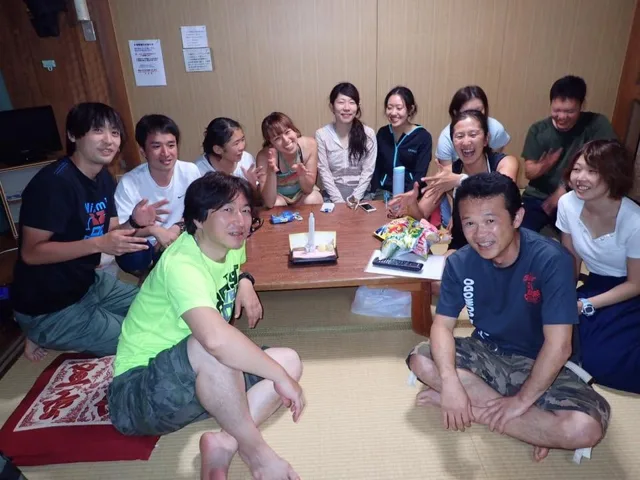 4人以上の参加者の集合写真