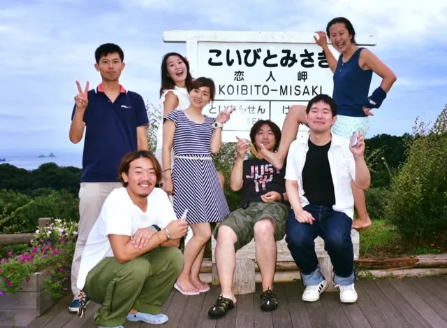 4人以上の参加者の集合写真
