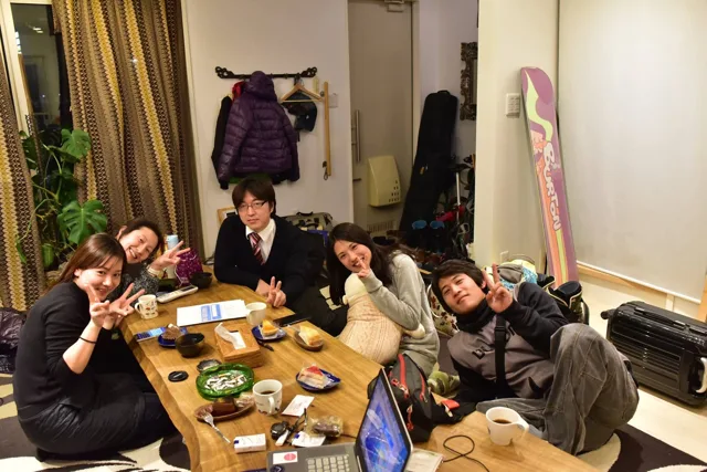 4人以上の参加者の集合写真