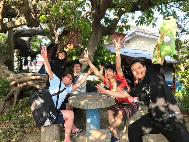 4人以上の参加者の集合写真