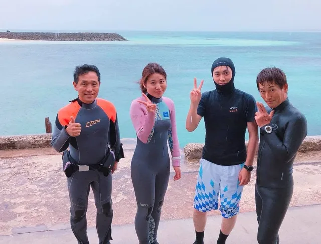 アイランドエキスパート宮古島での4人以上の参加者の集合写真