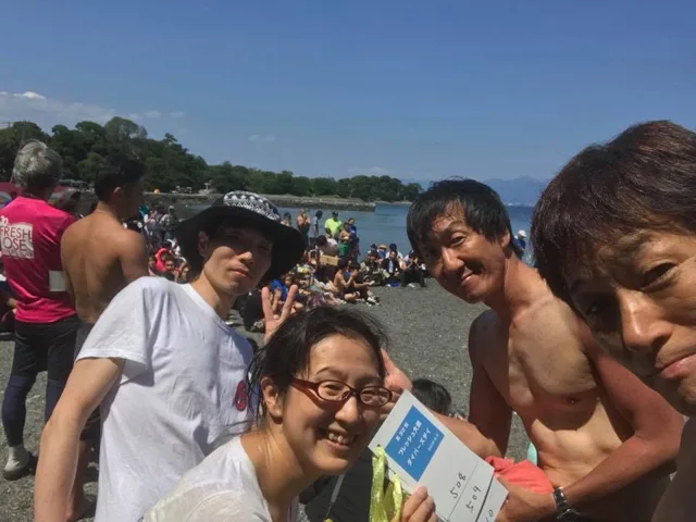 伊豆・大瀬崎でのダイビング：4人以上の参加者の集合写真