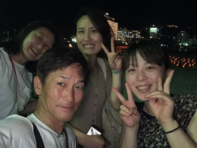 白良浜 海水浴場 Shirarahama Beachでの4人以上の参加者の集合写真