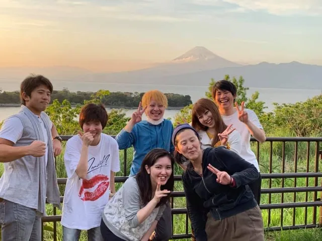 伊豆・大瀬崎でのダイビング:4人以上の参加者の集合写真