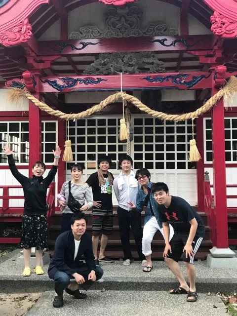 4人以上の参加者の集合写真