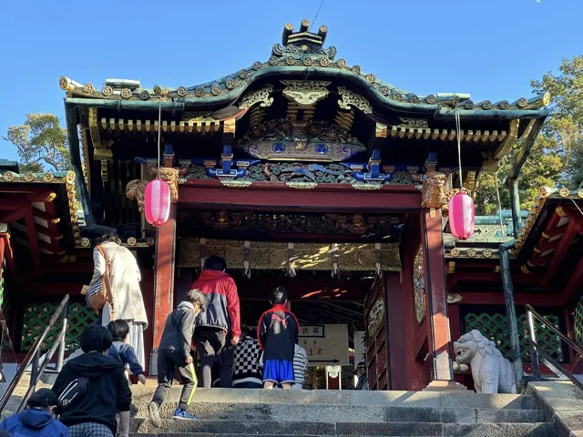4人以上の参加者の集合写真