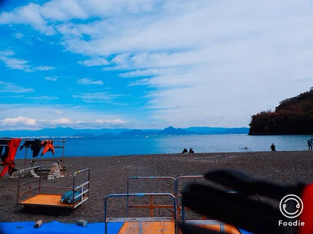 伊豆・大瀬崎でのダイビング:伊豆・大瀬崎の海岸と穏やかな駿河湾